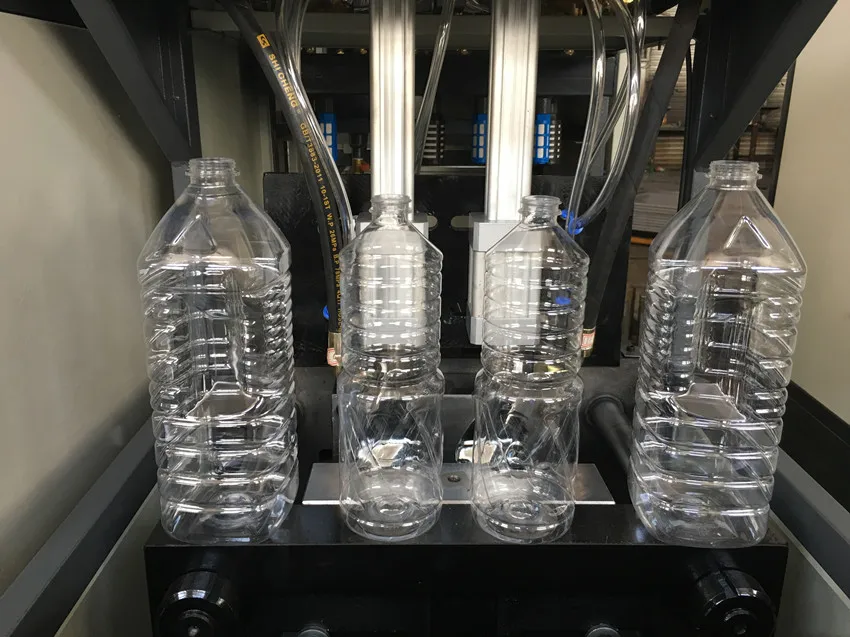 Small Semi Automatic Plastic Bottle Making Machine 500ml Blowing