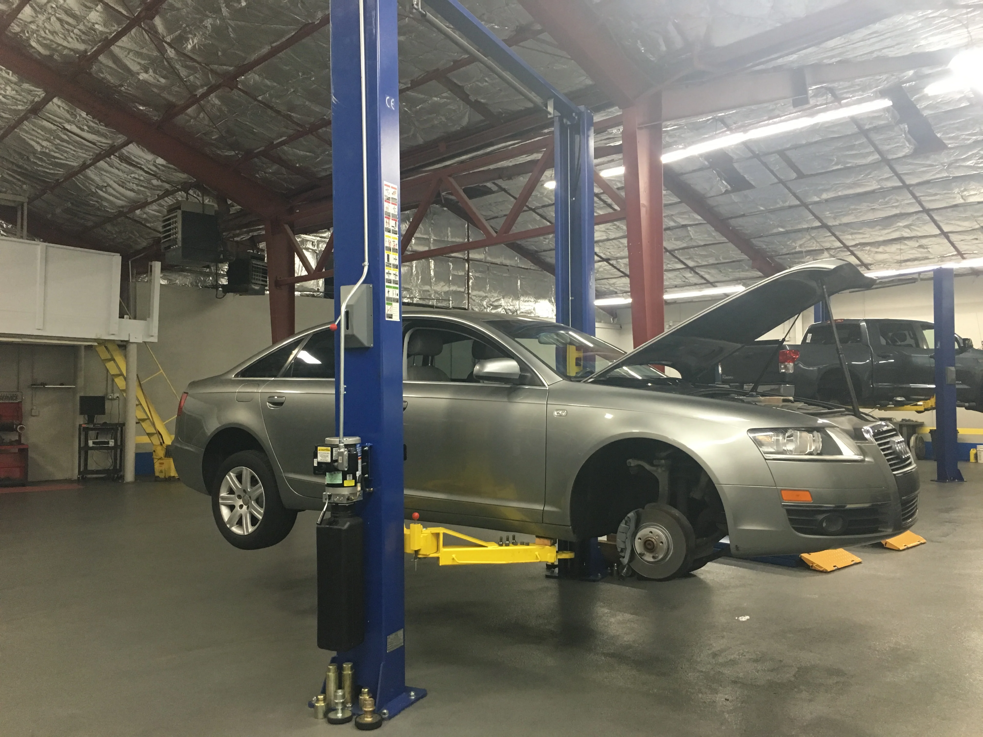 High Quality Launch Car Lifts / Auto Garage Used 2 Post
