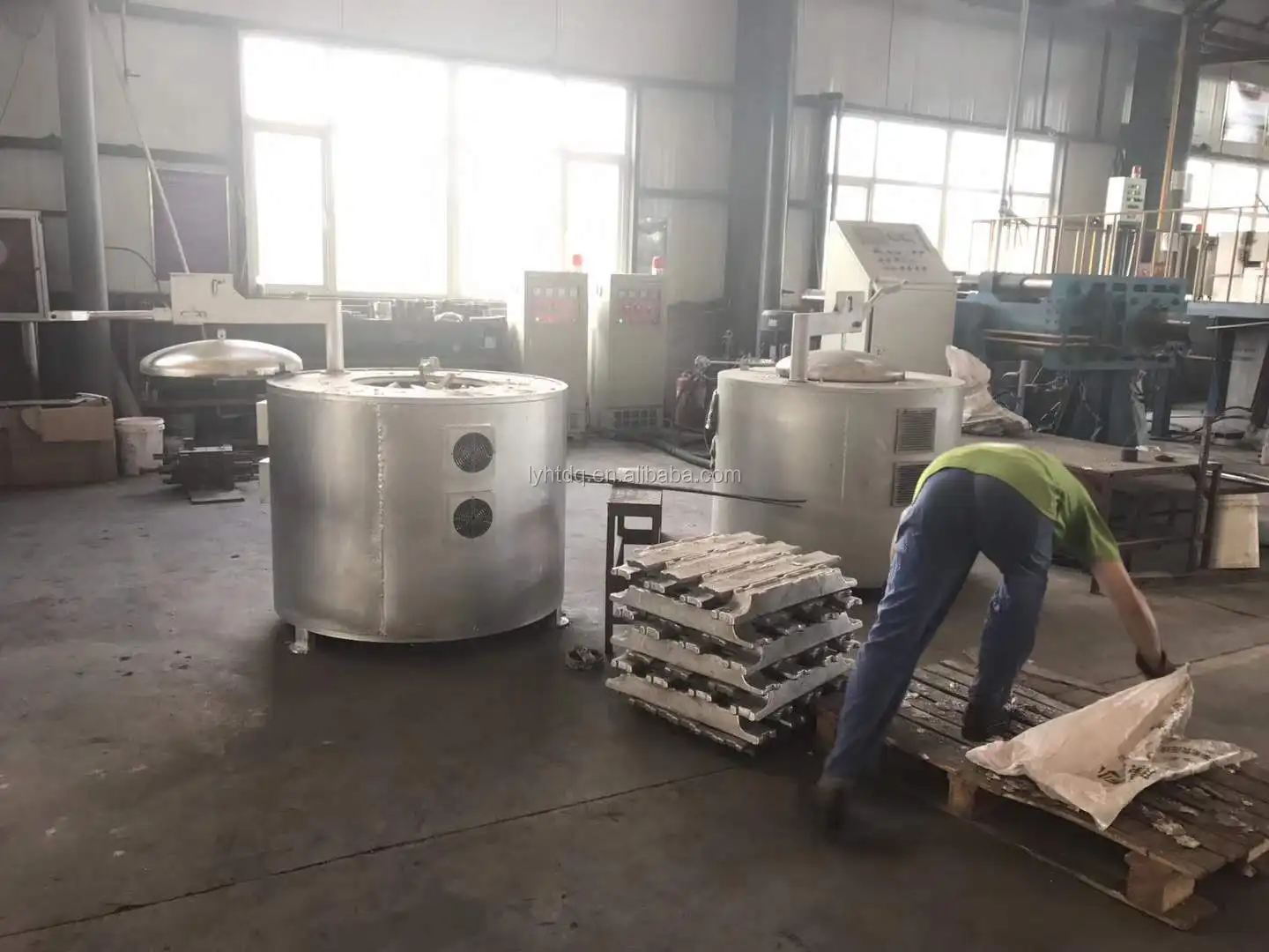 Hongteng Brand Smelt Tin Melting Furnace Pot Oven Machine Equipment