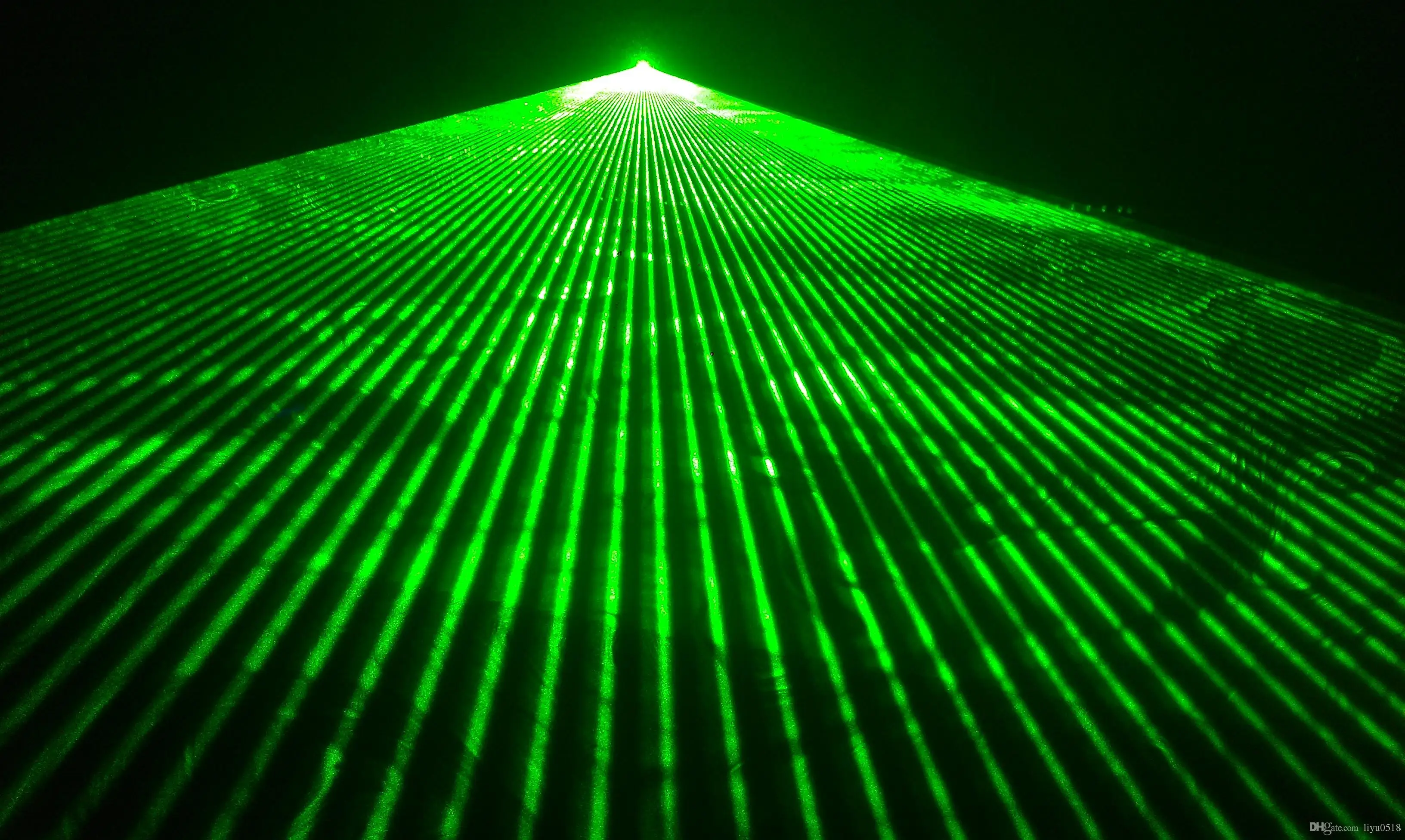 Лазерные источники света. Лазер 4v1h. Лазерный Луч. Зеленый лазер. Луч лазера.