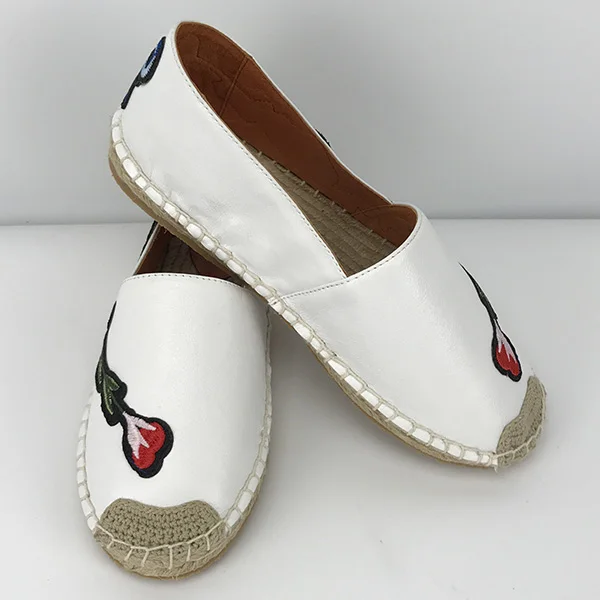 2020 Wholesale high quality leather designer leisure casual sport dress shoes women