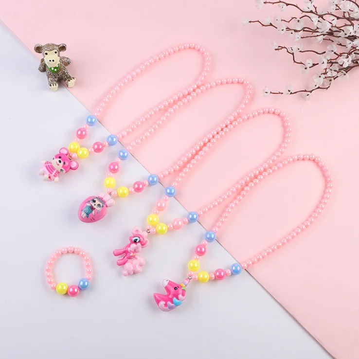 Unicorn Necklace 3.png