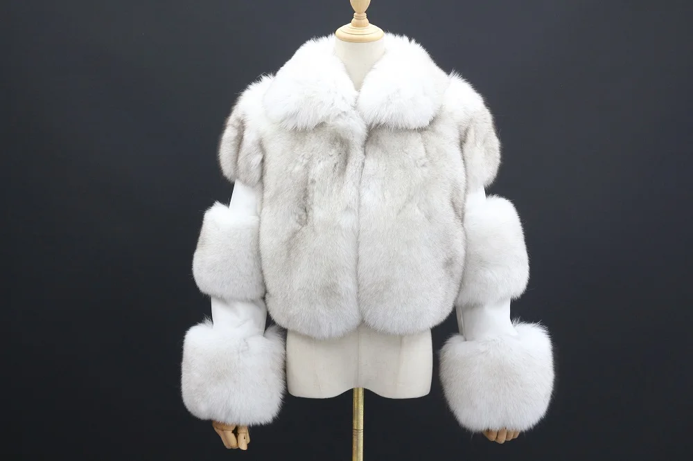 白色公主真正的狐狸毛皮皮革大衣妇女