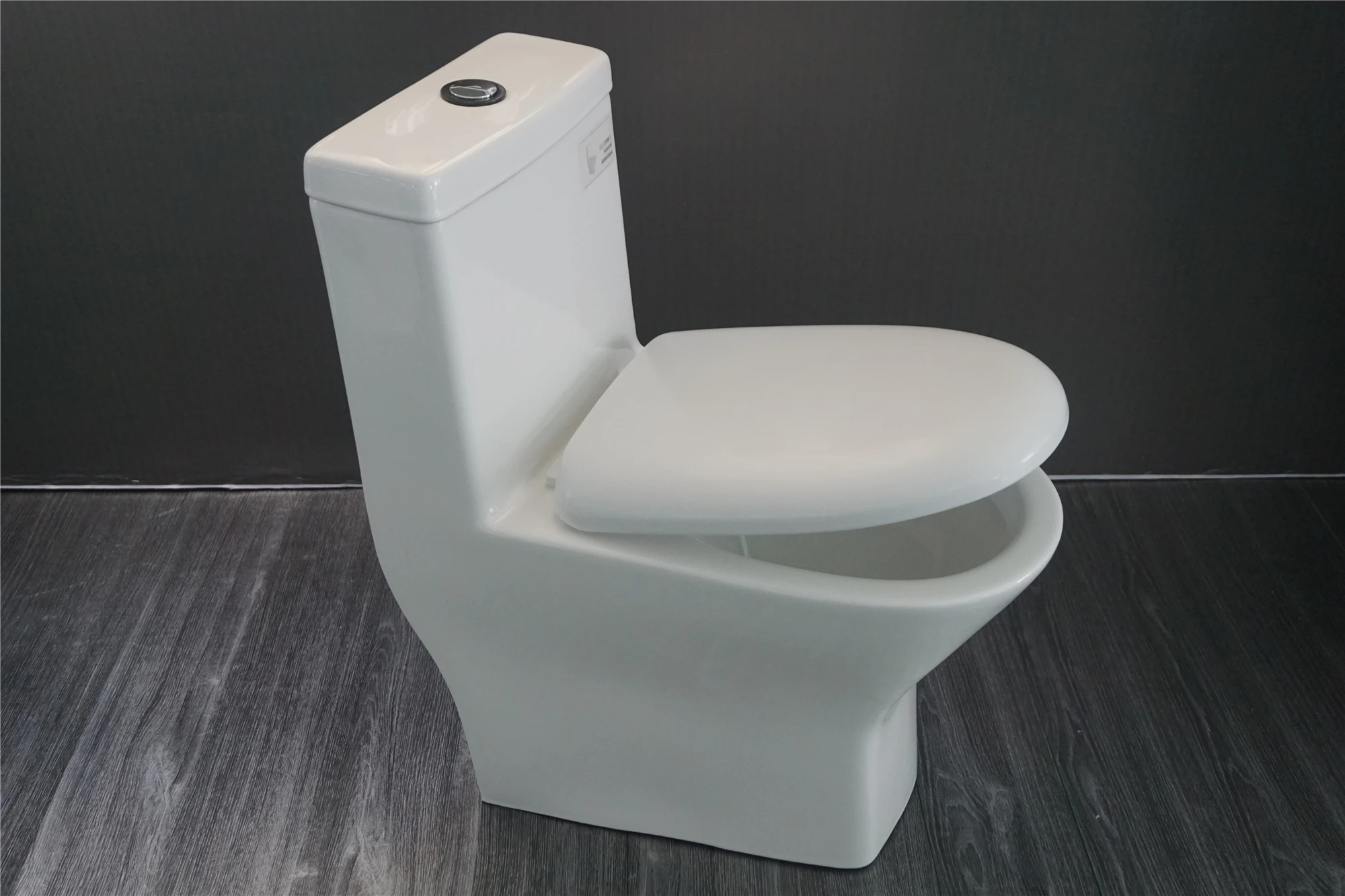 中亚洁具制造商廉价虹吸一件式厕所马桶