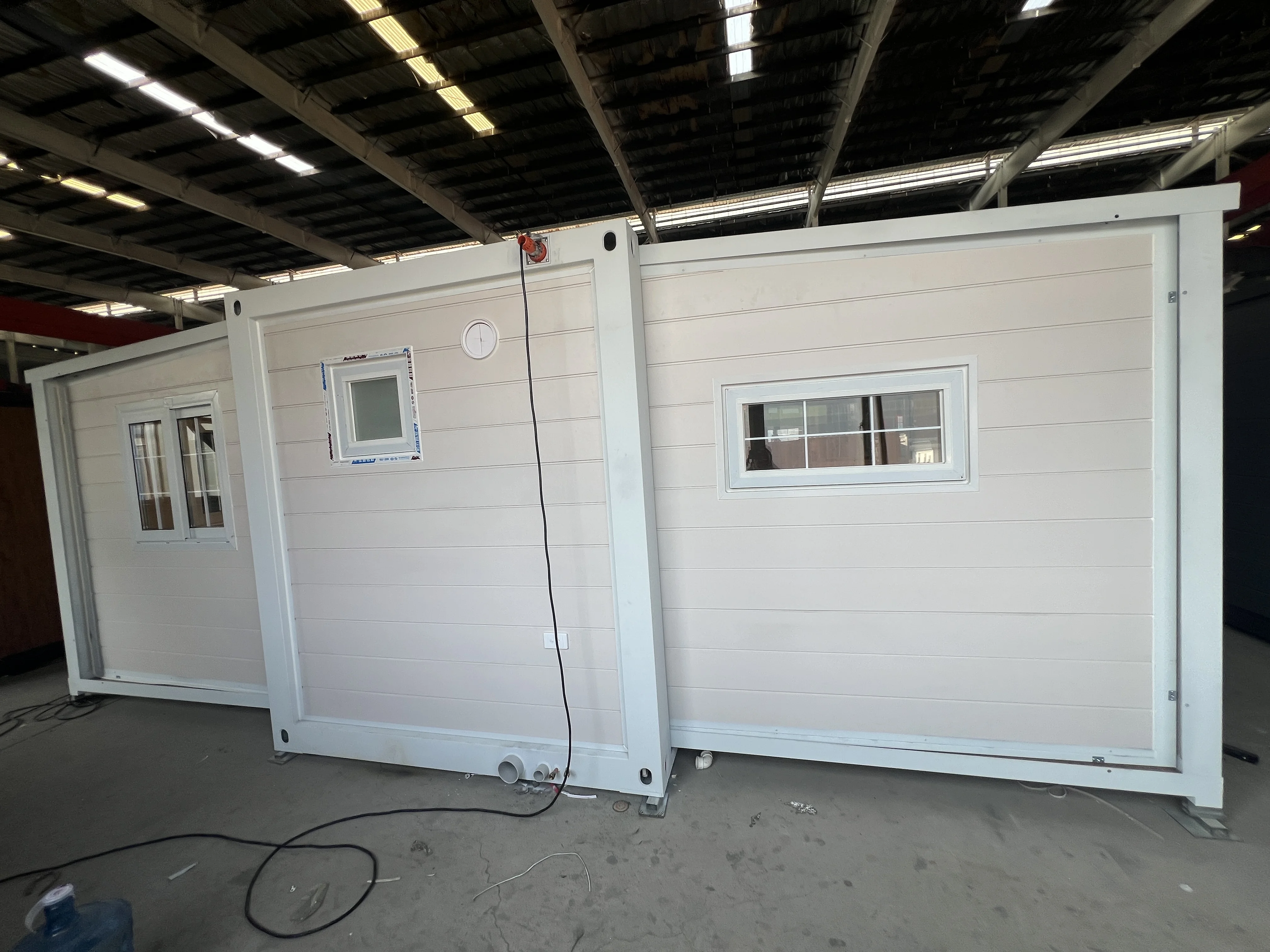 product the newly designed luxury prefabricated container house is a portable 40 foot foldable and expandable container house-7