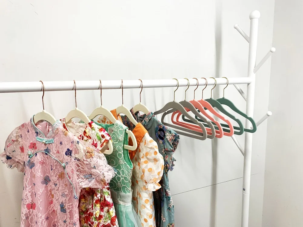 High Quality Pink Modern Non Slip Bedroom Wall Kids Flock Hangers Space