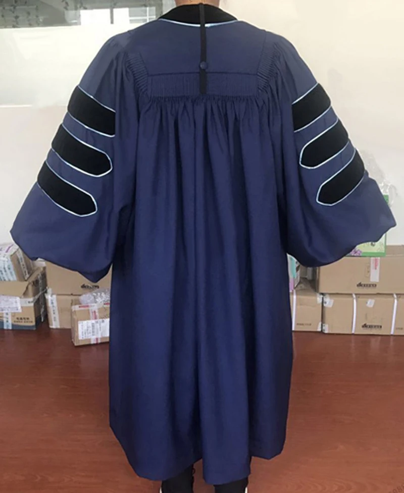 graduation gowns (62).jpg
