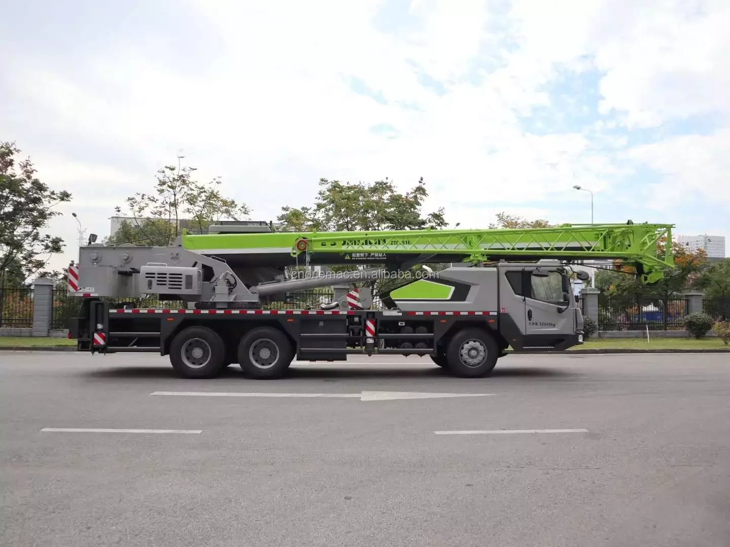 Zoomlion 35t Truckmounted Crane Ztc350e552 With Foldable Arm Buy