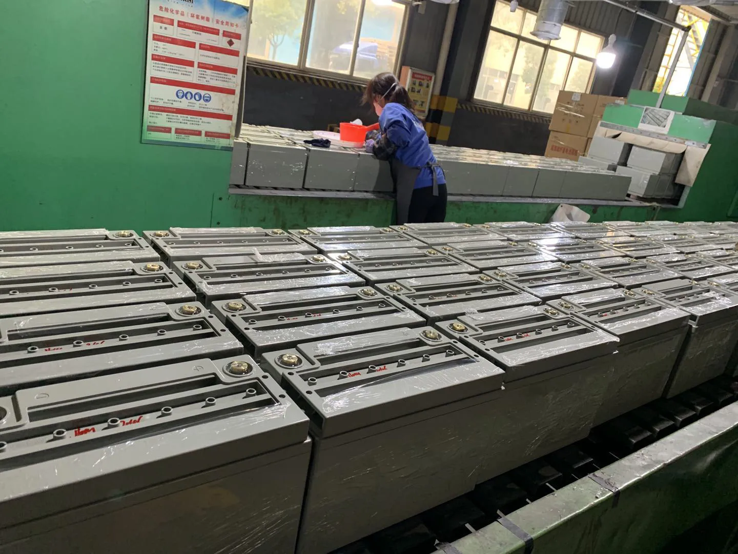 85AH 12V بطارية الرصاص الحمضية المختومة MSDS قابلة لإعادة الشحن للأجهزة المنزلية 14