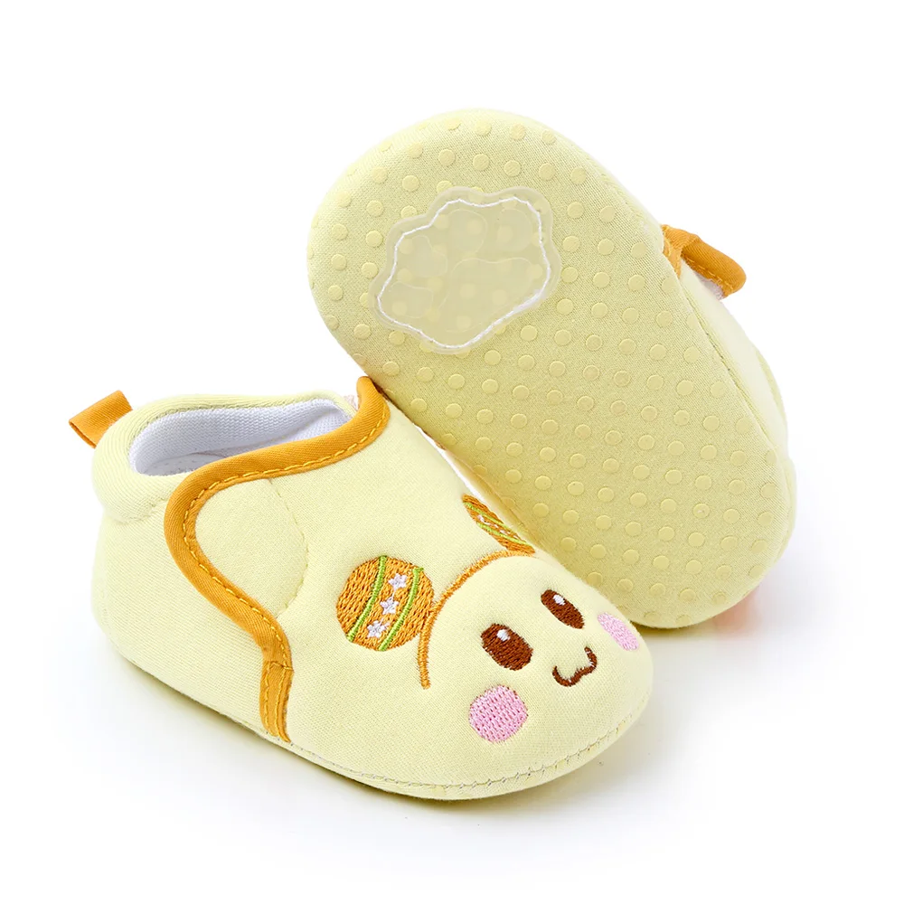 Cute animal design soft cotton newborn baby shoes for boys and girls in bulk factory