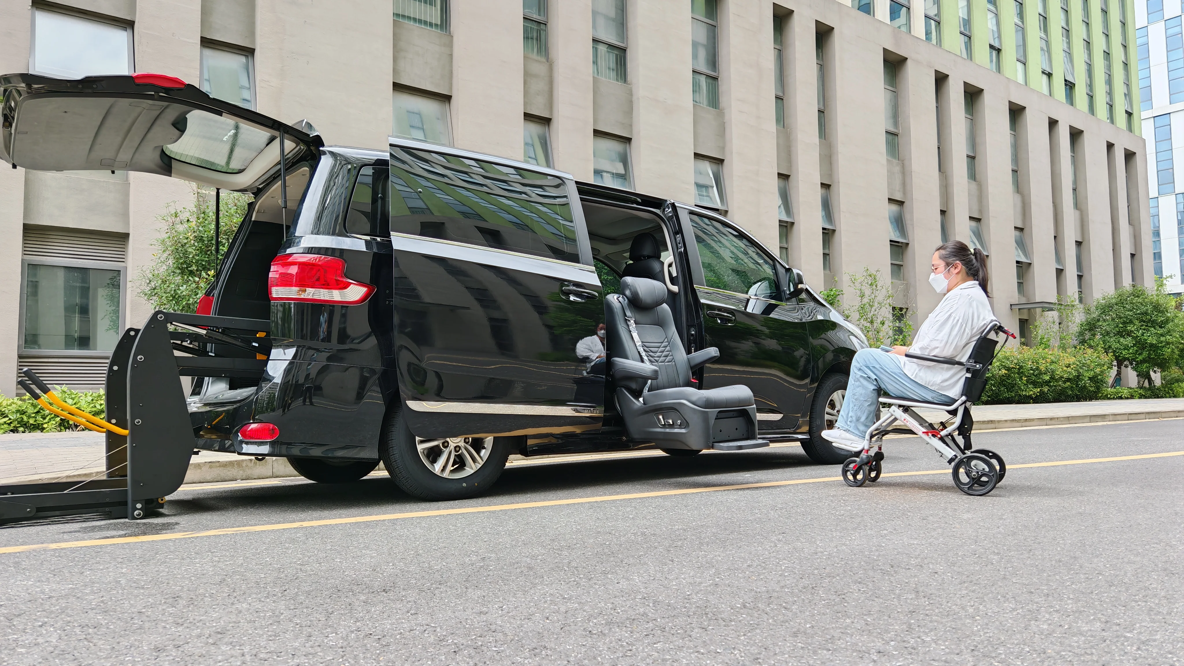  Lift & Swivel Accessible Vehicle Seat