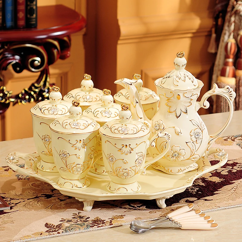 Gold Line Luxury European Style Fine Porcelain Tea Set Graceful Designs Ceramic Coffee Cup Luxury Dinnerware Sets supplier