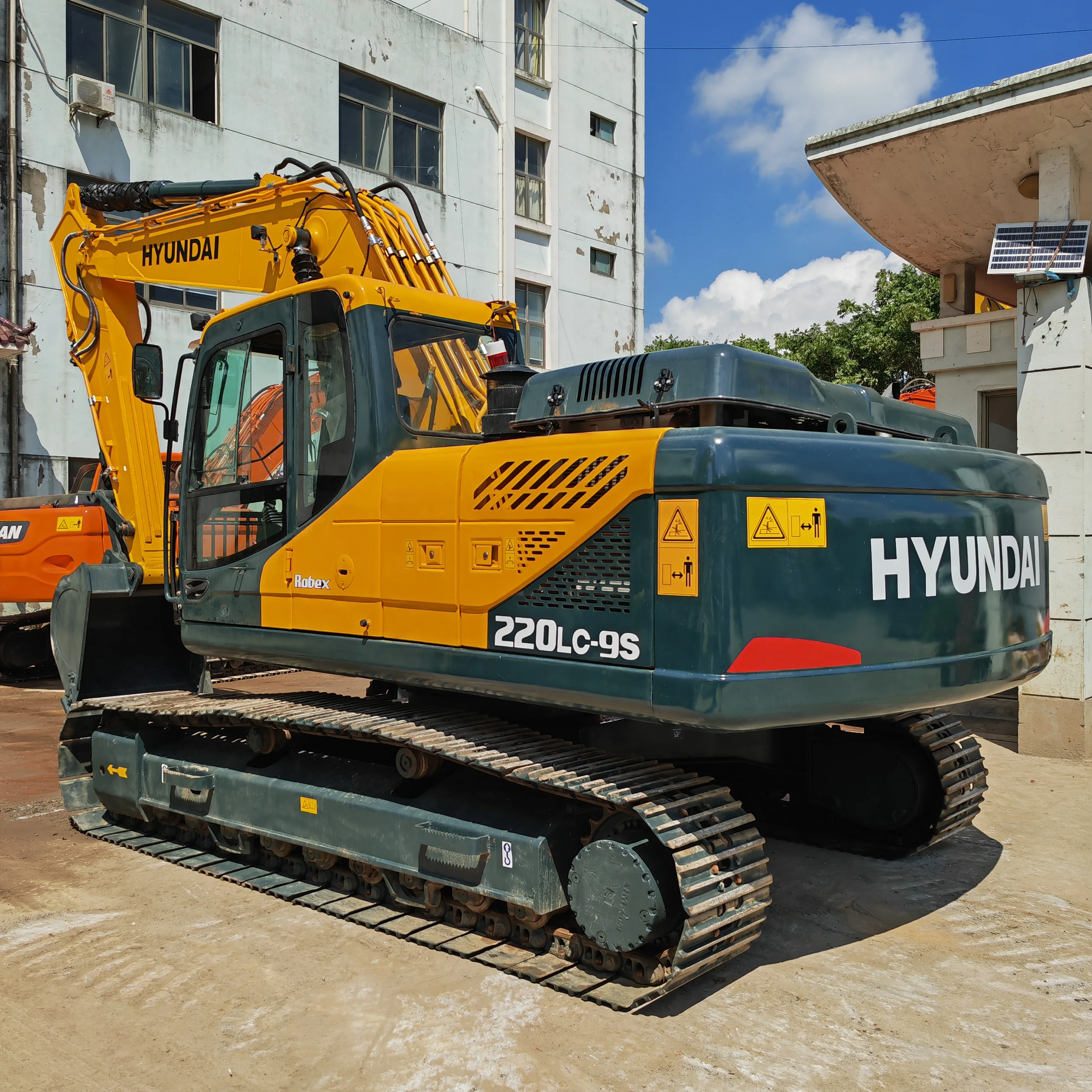 Original Korean Used Hyundai R220lc-9s Excavator 22ton Hyundai 200 210 ...