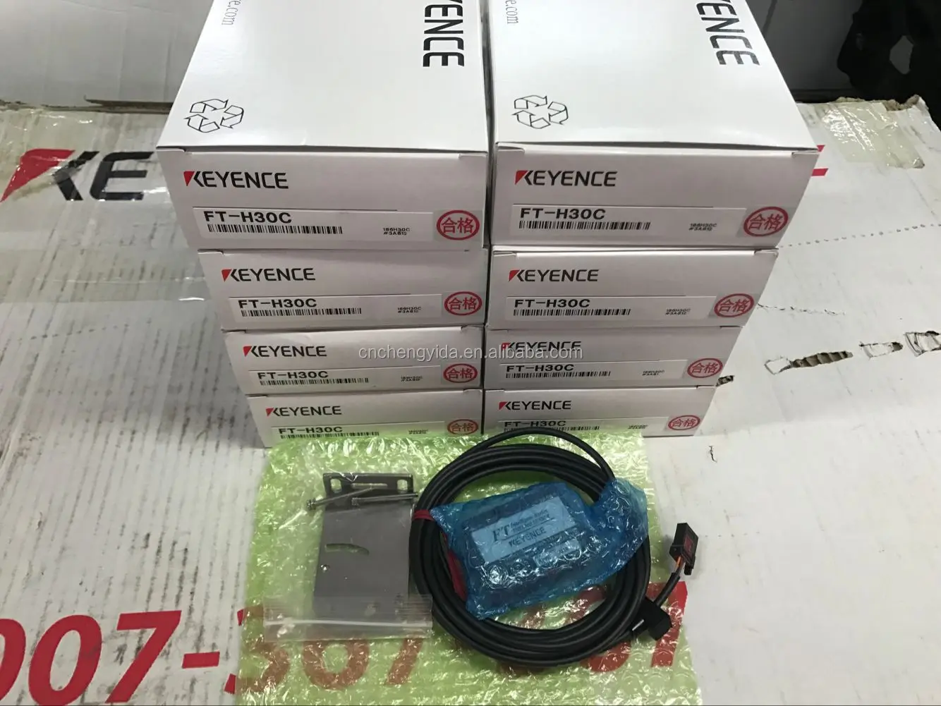 Keyence Ft50a Digital Infrared Temperature Sensor Amplifier Din Rail Mountable,Npn New