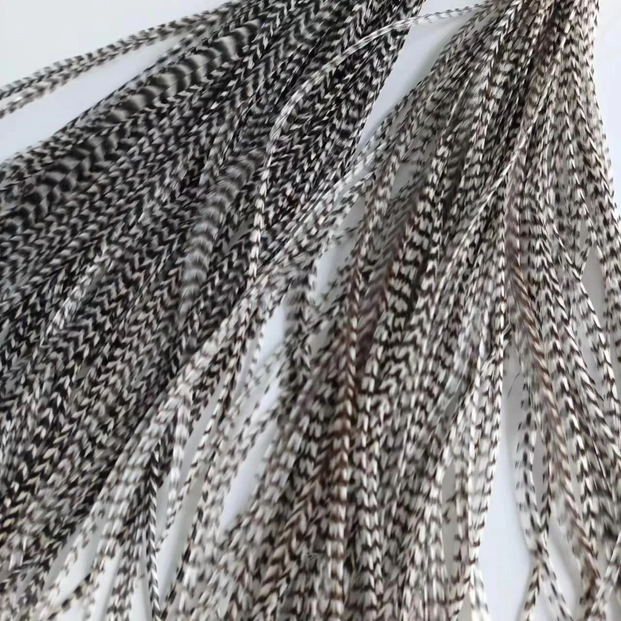 Wholesale 1012"/2530cm Natural Grizzly Rooster Hackle Saddle Feathers