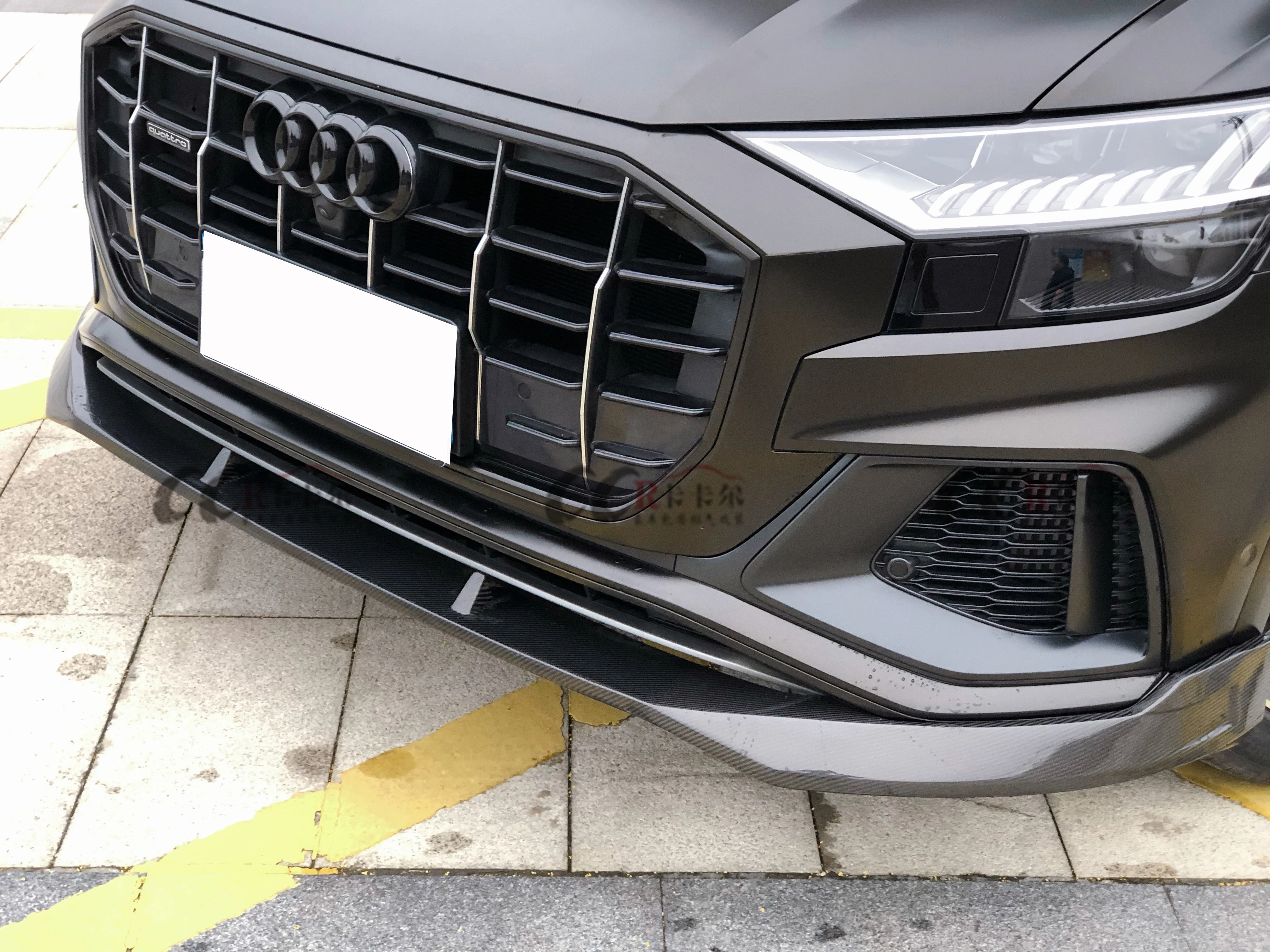 热卖碳纤维车身套件奥迪 (audi) q8前唇后方扩散和侧裙适合奥迪q8车身
