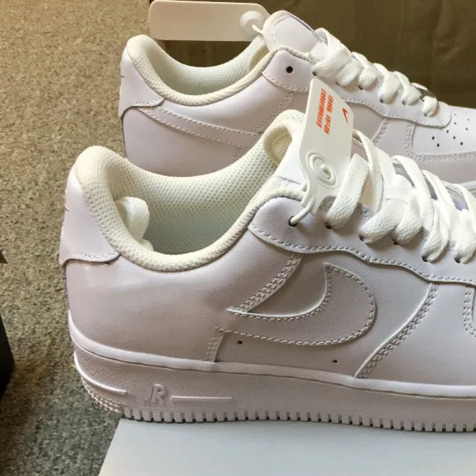 
Hot Sale Air Skateboarding Shoes Brand Sports Shoes Sneakers Manufacturers 