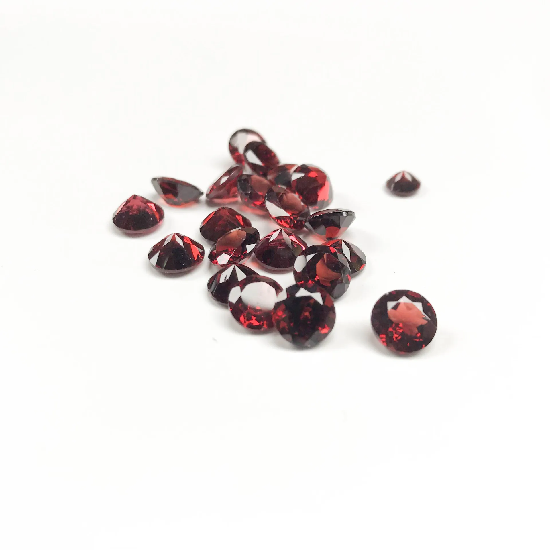 Size is 6 mm #1686 7.5 inches Natural Faceted Garnet Round Cutstone