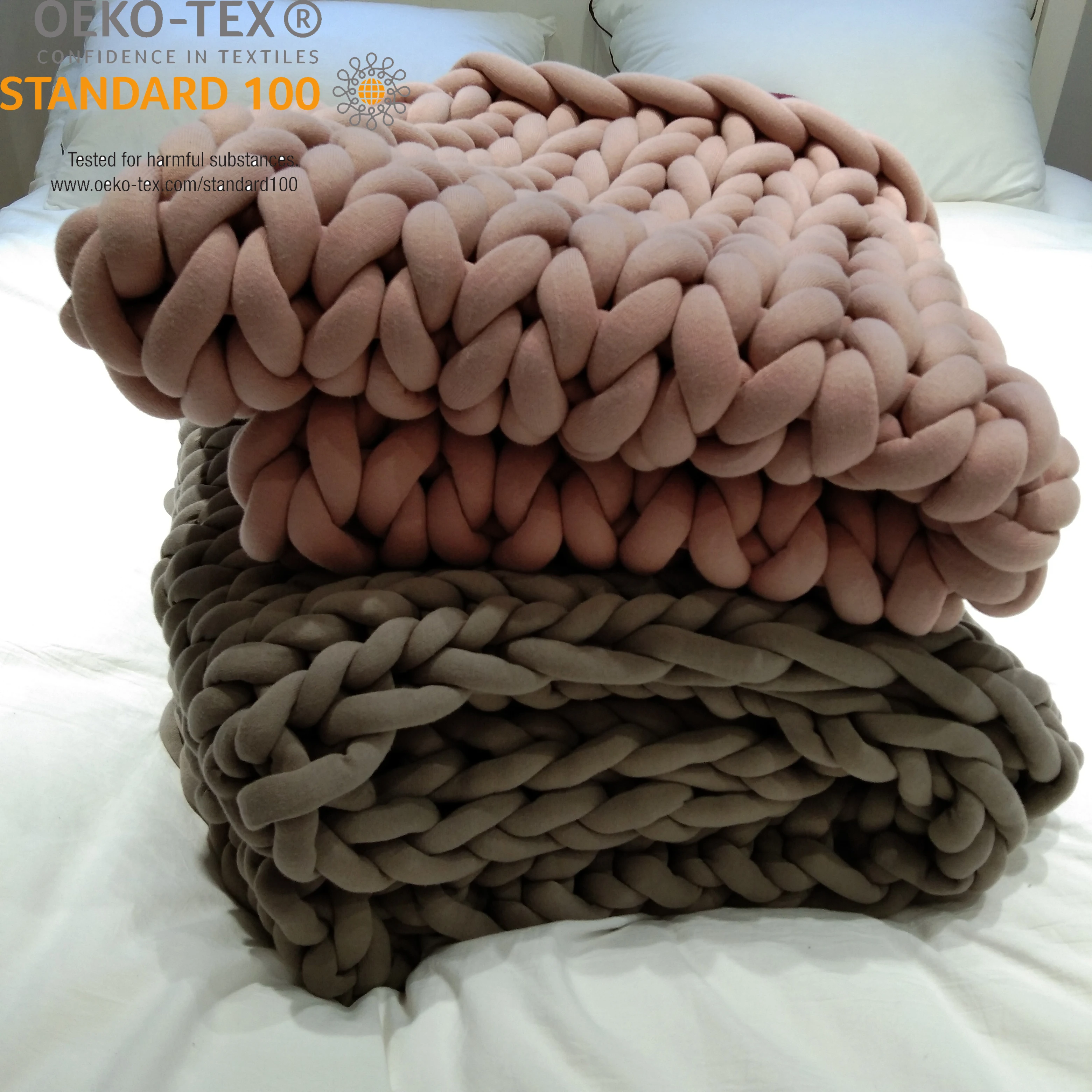 Hot Sell Oeko-Tex Crochet Handmade Weight Tube Yarn Super Chunky Hand Made Blanket Cotton Chunky Knit Throw Giant Rug Blanket details