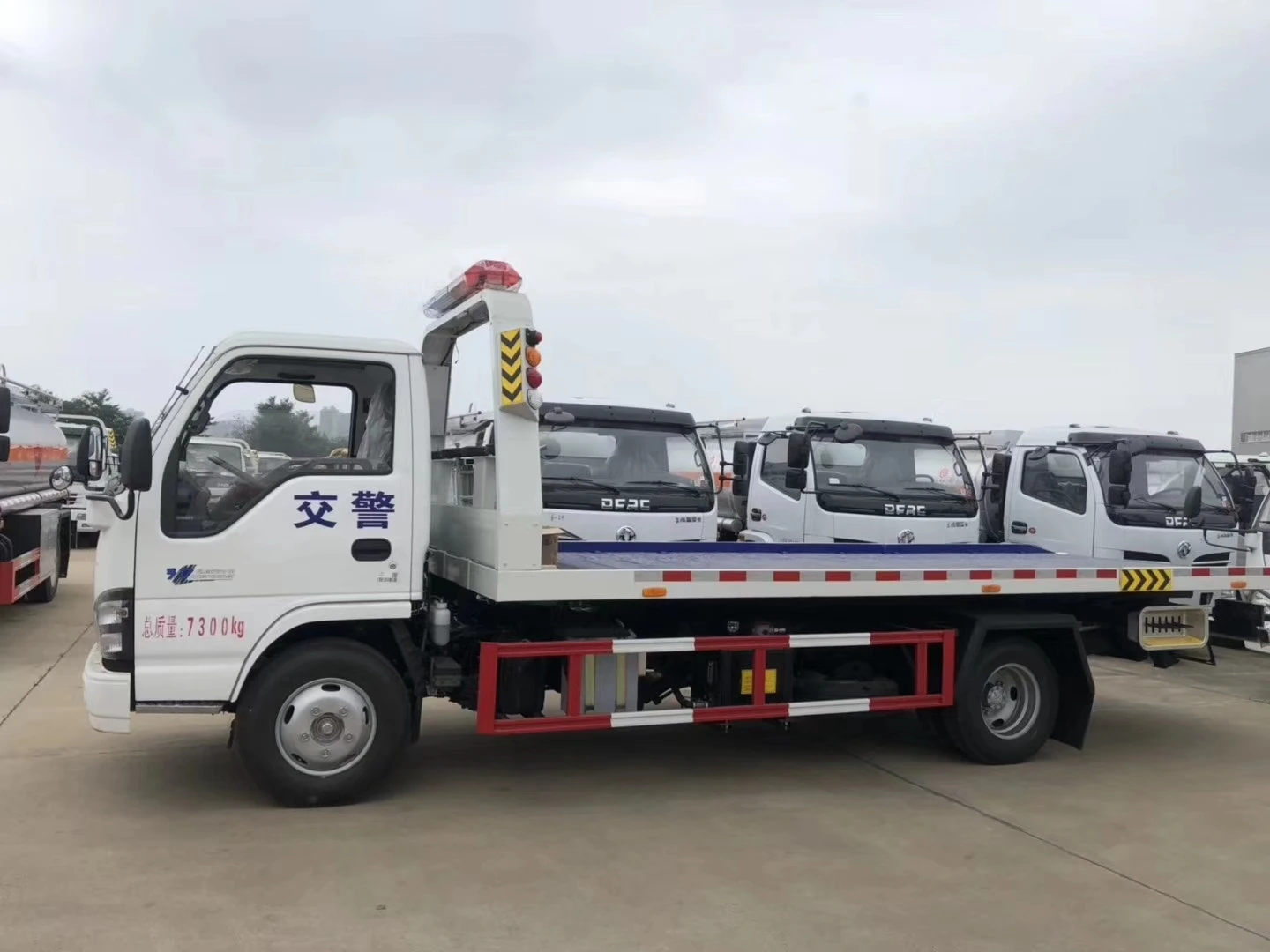 Japan I SUZU 600P wheel lift tow truck for sale in kenya