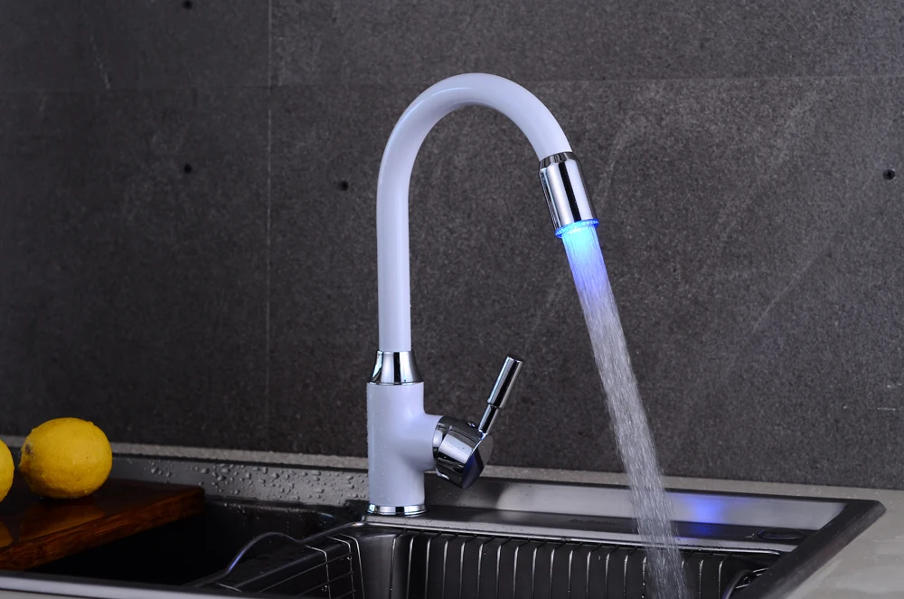 经济白色黄铜led灯3变色厨房水槽水混合器水龙头可变颜色可旋转厨房水