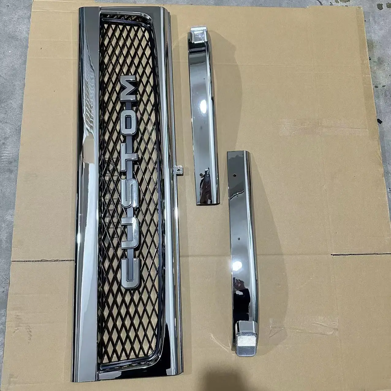 Japanese Truck New MITSUBISH FE96/FE647/FB511 Chrome-plated Grille with Accessories supplier