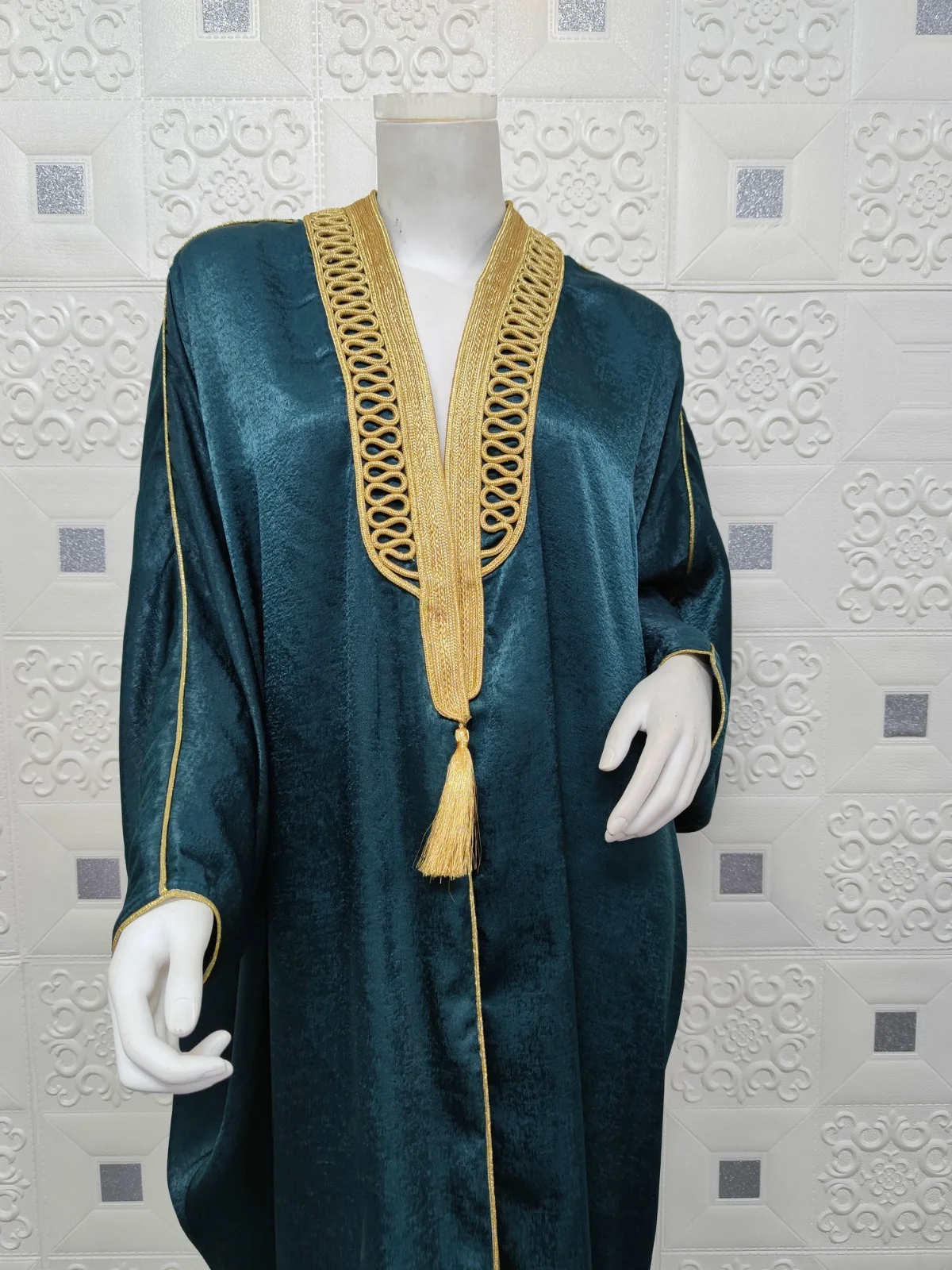 Ab015 Dubaï Cardigan Robe pour femmes longue musulmane Abaya manches chauve-souris Sexy velours vêtements Simple solide motif naturel taille