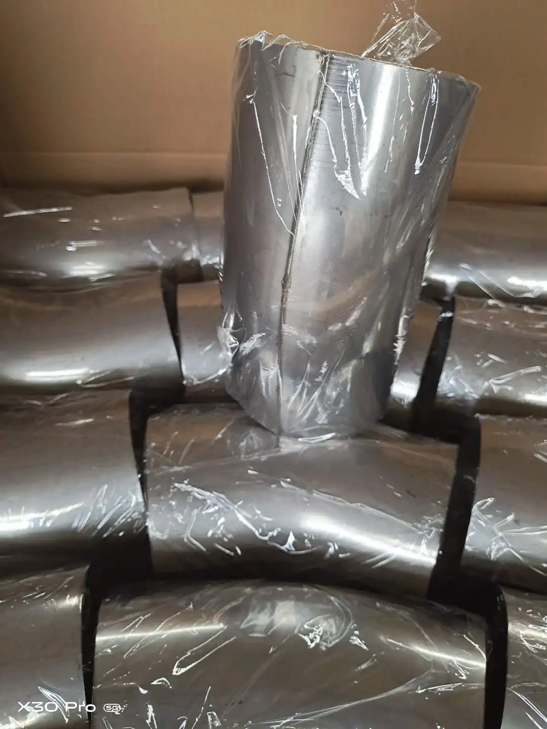 Spiral pressed bends with gasket for ventilation duct system