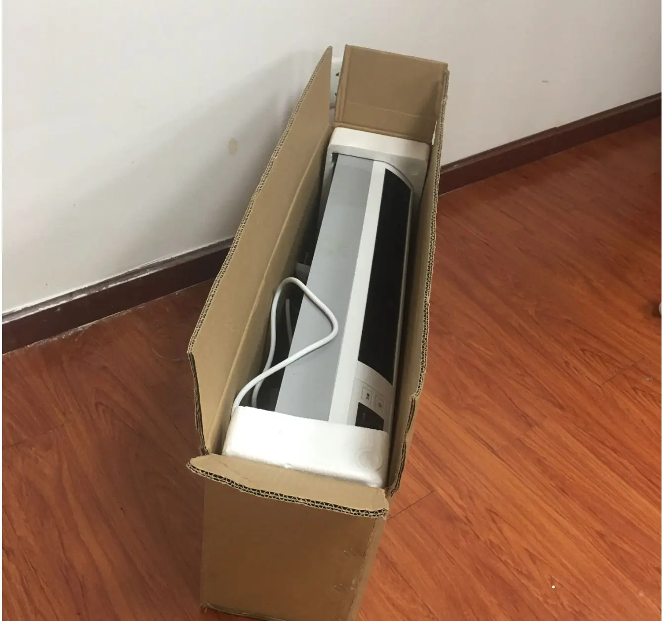 Wall Mounted Uv Air Sterilizer Disinfection Ozone Medical For Office