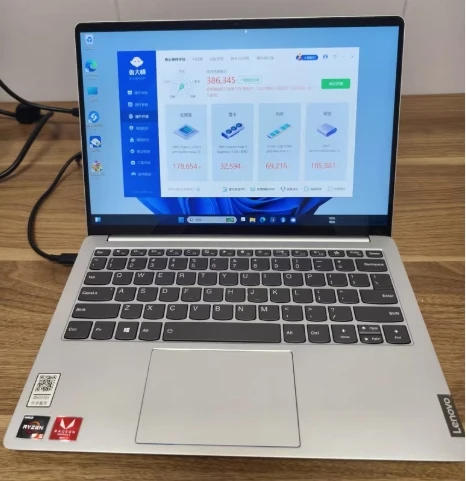 Modular ThinkPad X1 Carbon G14 with detachable keyboard and swappable battery module