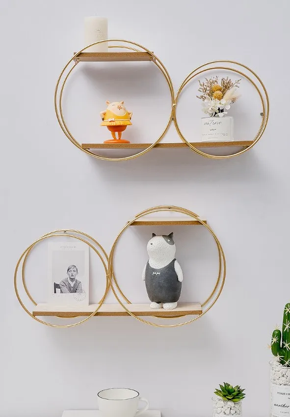 Sitting Room Of Europe Type Style Restores Ancient Ways Originality Wall Hangs Iron Rack