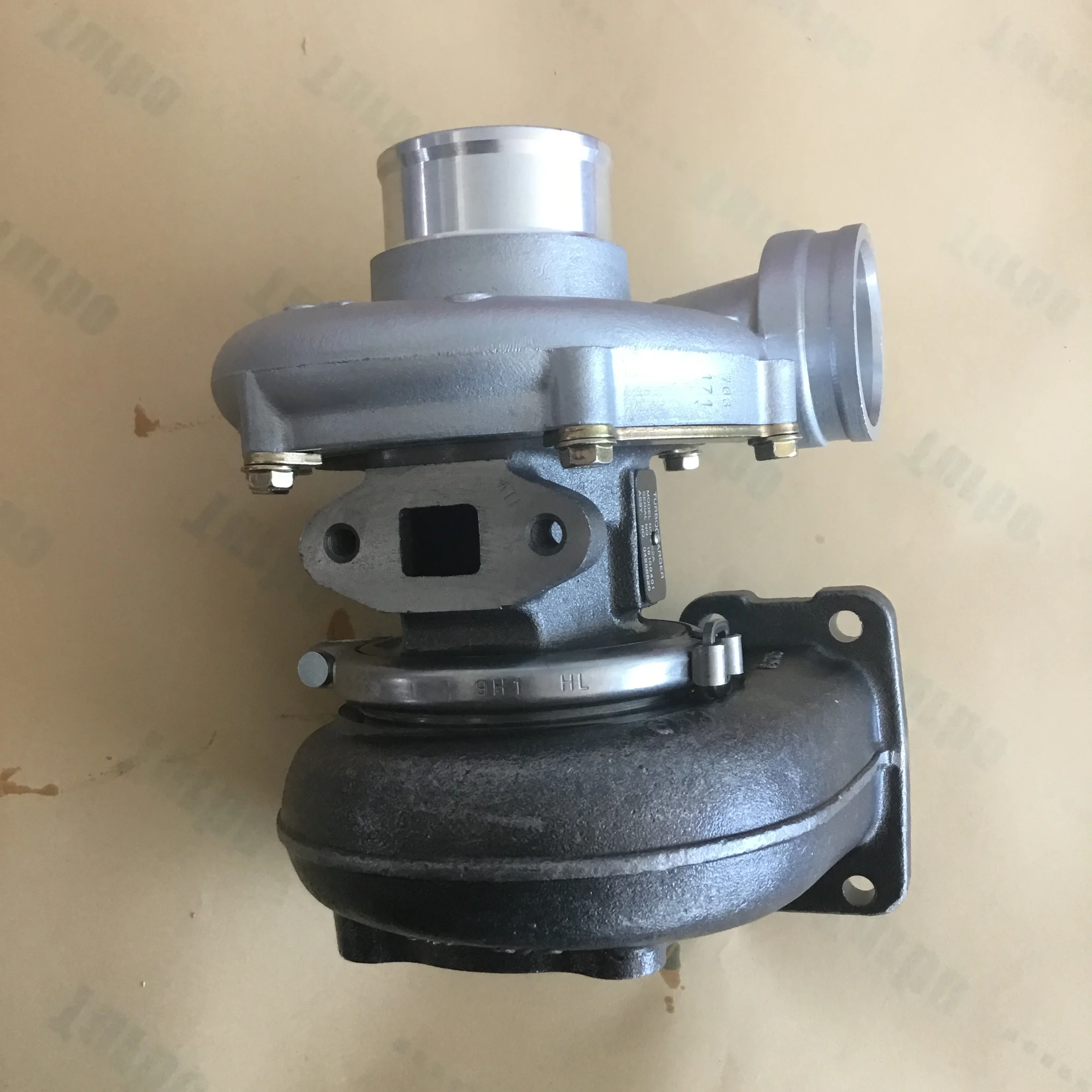 Cheap Turbocharger Engine Parts Turbo Kit For Heavy Duty Truck S2a 18100401 04256820 Turbo Kit