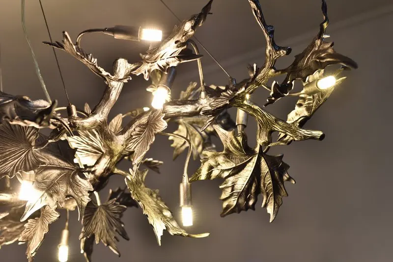 MEEROSEE New Design Brass Tree Branch Hanging Light Fixture Copper Leaves Chandelier Lighting for Hotel Restaurant Cafe MD85699