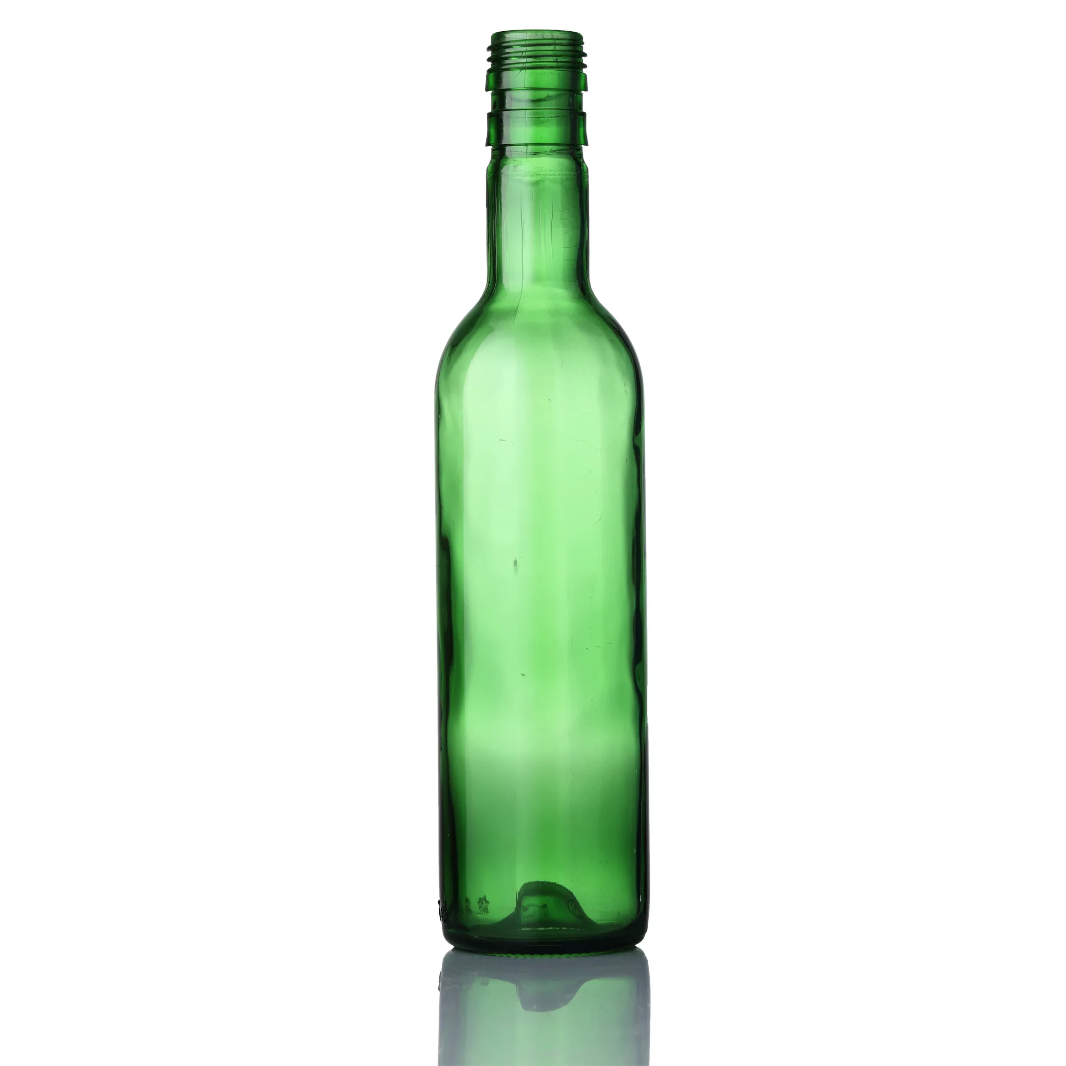 Бутылки зеленого цвета. Стеклянная бутылка. В бутылке зеленый. Бутылка зеленое стекло. Бутфлка зелёная стеклянная.