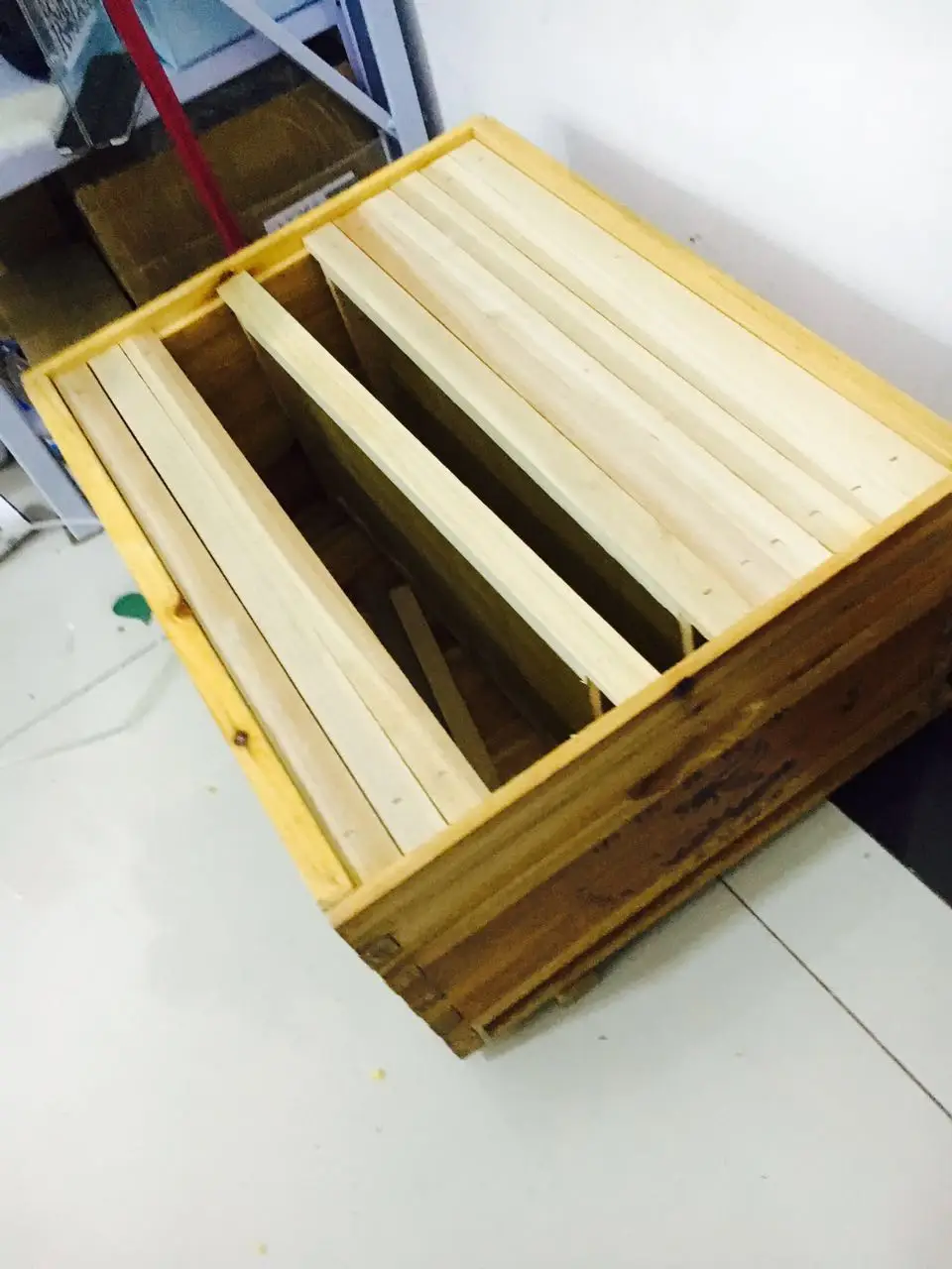 Шкаф для хранения пчелиных рамок