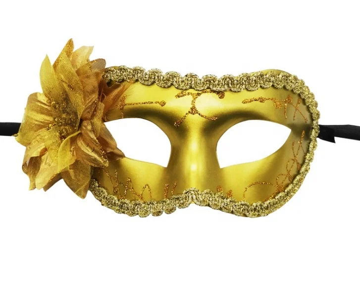 Венецианская маска шампанское. Chopines туфли. Chopines туфли. Маска туфли. Сердце помадой на зеркале.