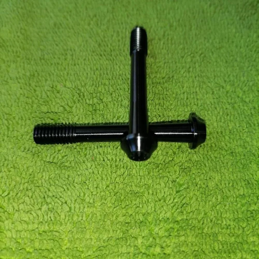 m6x45 5级全锻造ti6al4v锥形头钛螺丝torx t25在pvd黑色轧制螺纹