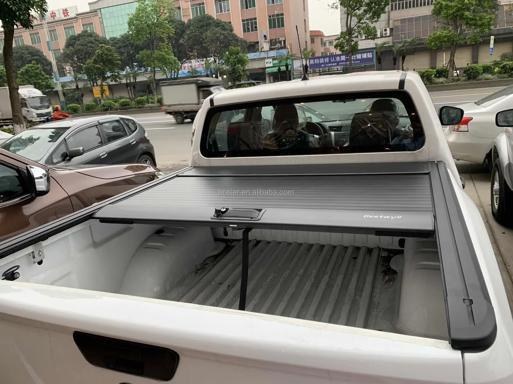 Pickup Truck Bed Retractable Tonneau Cover For Navara 2015 Buy Nissan Navara Aksesoris Ditarik Tonneau Cover Terbaru Ditarik Tonneau Cover Untuk 2015 Nissan Navara Np300 Double Taksi Aluminium Retractable Radiator Cover Truk