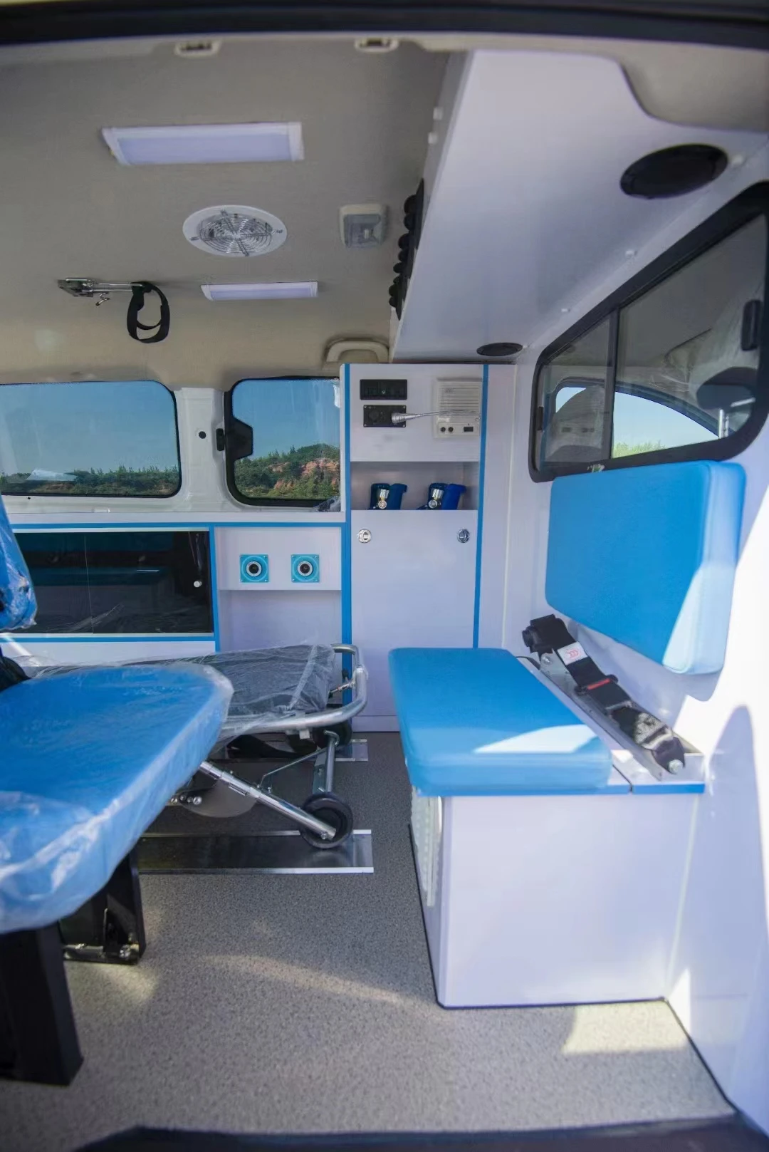 2023 Intensive Care Ambulance Vehiclehospital Ambulance,Patient