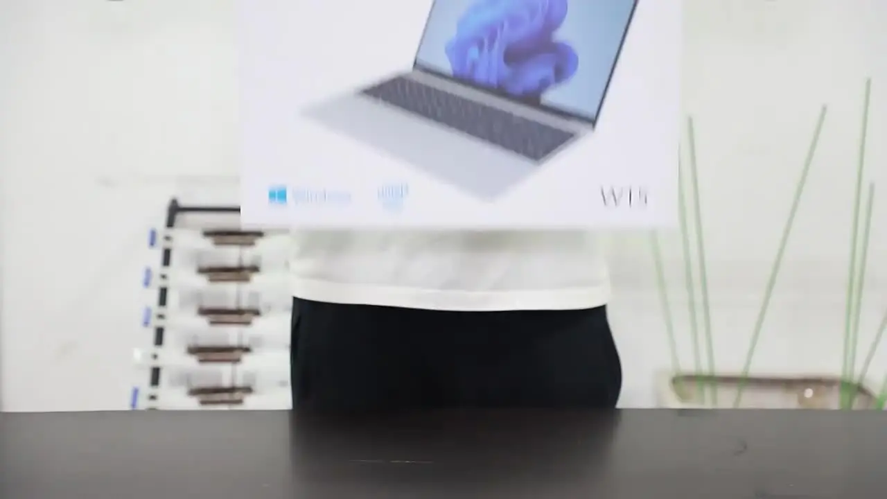 PIPO W15 Laptop - 15.6'' SSD Windows 10/11 Business Laptop