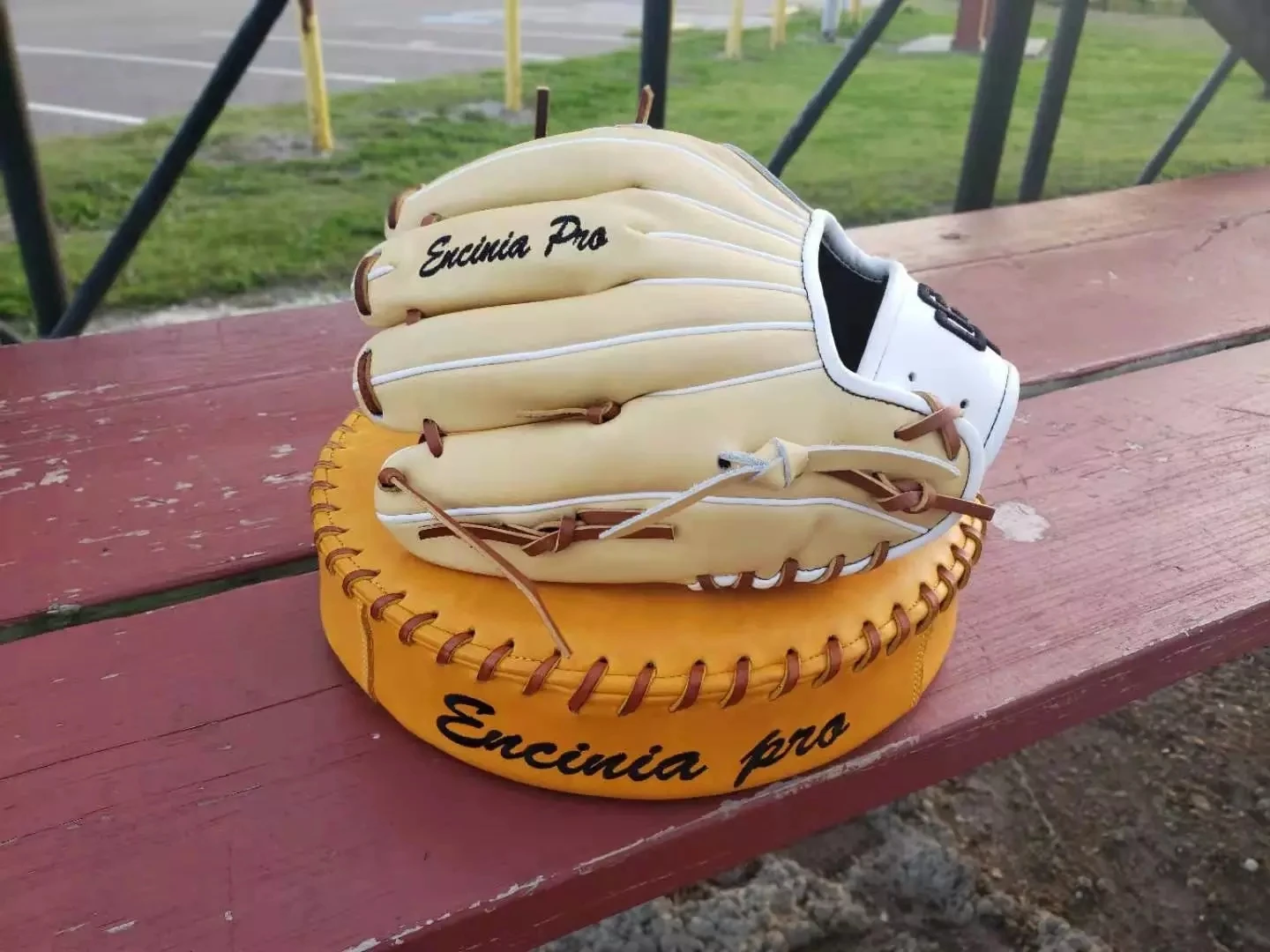 baseball-glove-a2000-custom-baseball-gloves-superskin-baseball-gloves