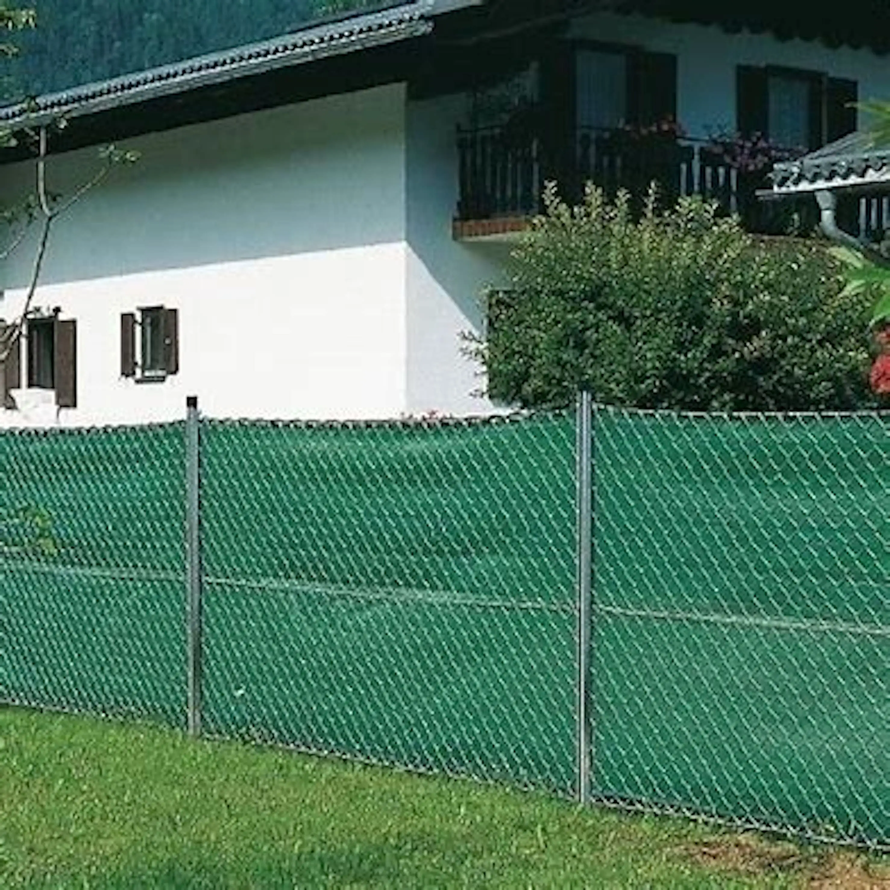 Фото сетка на забор на дачу
