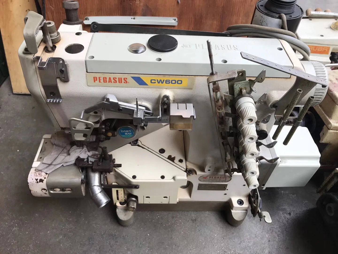 Used Pegasus W600 Cylinder Bed Top Cover / Underbed Threadtrimmer