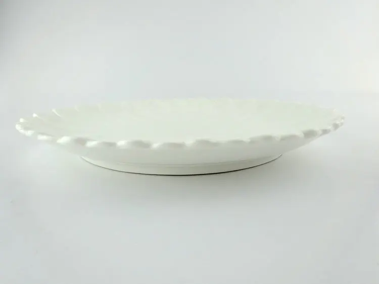 Wholesale Turkish Style Round Dinnerware Set Food Grade Porcelain Charger Plate Box Sunflower Shape Safe for Kids supplier