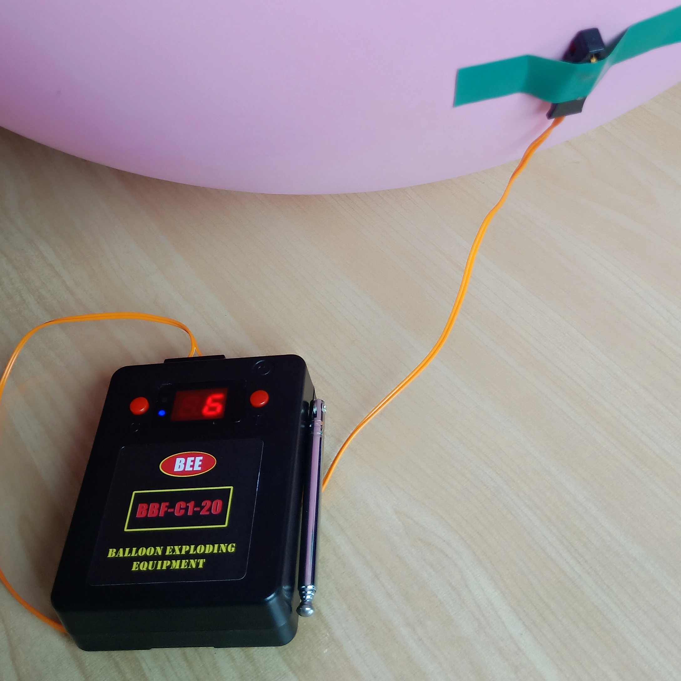 12 Cue Remote Control Balloon Bursting Exploding System For Wedding