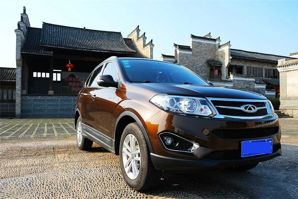 China Cheap Secondhand Sedan 2015 2.0l Used Cars Manual Transmission