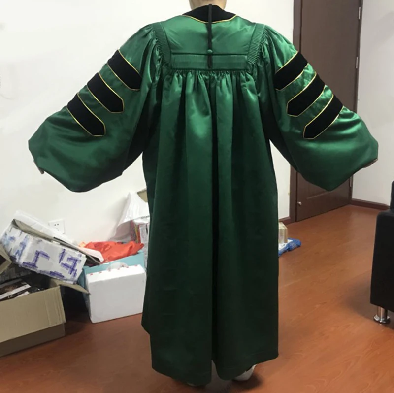 graduation gowns (63).jpg