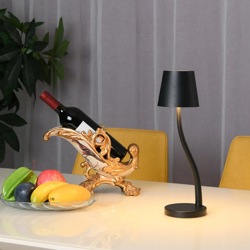 2021新抵达触摸led酒店设计台灯餐厅无绳台灯,带4000mah usb界面的