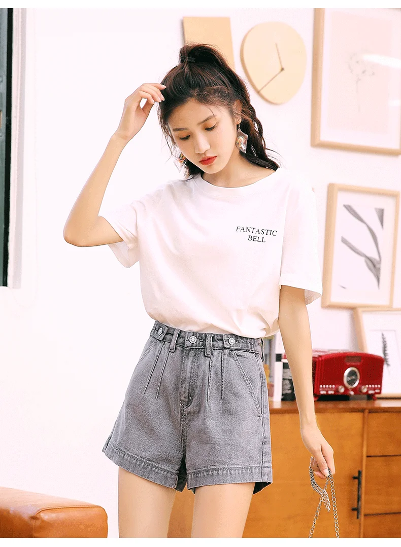 short jeans sexy girl