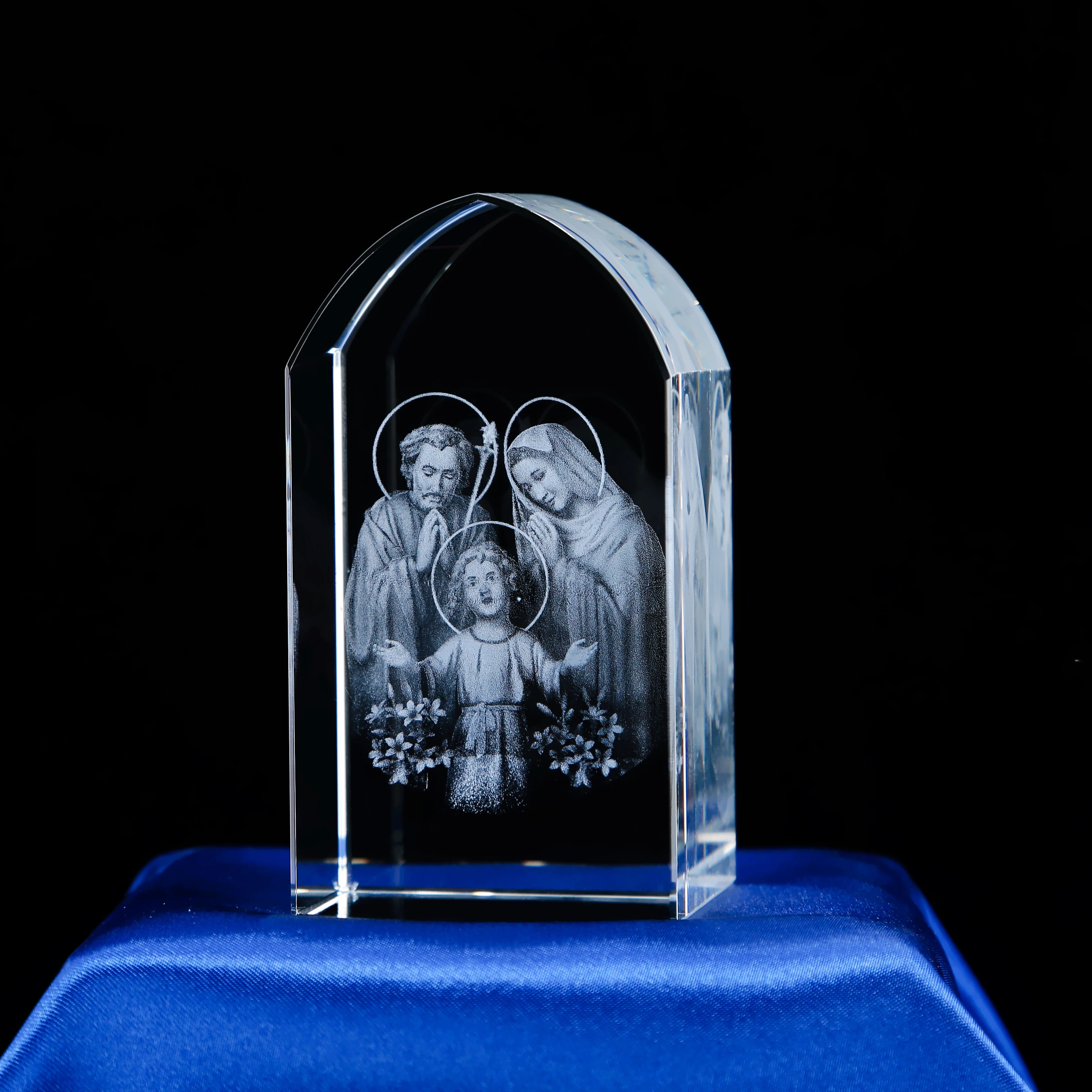 High Quality Catholic Icon Our Lady Portrait Religious Souvenir 3D Laser Etched Crystal Glass Cube factory